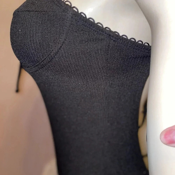 LACE TRIM BLACK CHEEKY ONE PIECE BATHING SUITE WITH OPEN BACK SIZE SMALL - Picture 3 of 14